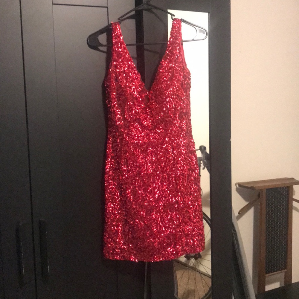 Formal sequined red dress